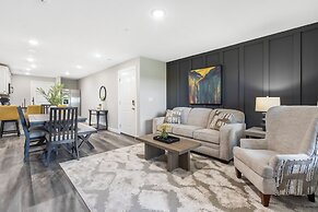 Earl Grey Escape - Chic 3 Bdr!