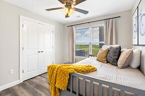 Earl Grey Escape - Chic 3 Bdr!