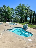Kemper's Cabin in the Ozarks - Onsite Amenities