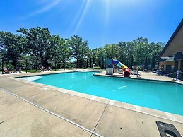 Kemper's Cabin in the Ozarks - Onsite Amenities