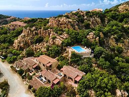 Apartments with common swimming pool in Costa Paradiso