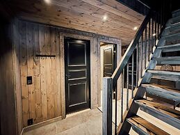 Modern Mountain Cabin - Sauna - 5 Bedrooms - Sleeps for 10