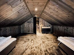 Modern Mountain Cabin - Sauna - 5 Bedrooms - Sleeps for 10