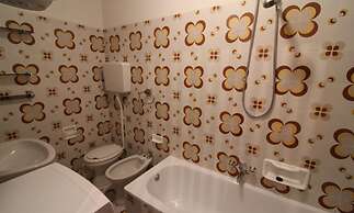 Cozy Apartment With Pool Near the sea