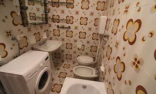 Cozy Apartment With Pool Near the sea