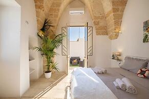 Elegant Palace With Whirlpools