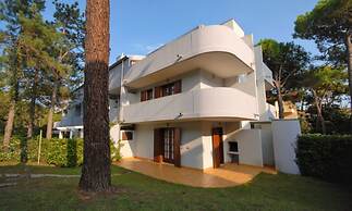 Relaxing Flat 700m From the sea