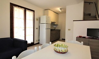 Relaxing Flat 700m From the sea