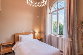 Xiaotang Yipiao Siheyuan Hot Spring Hotel & Resorts