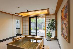 Xiaotang Yipiao Siheyuan Hot Spring Hotel & Resorts