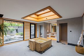 Xiaotang Yipiao Siheyuan Hot Spring Hotel & Resorts