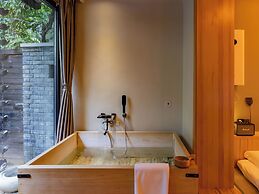 Xiaotang Yipiao Siheyuan Hot Spring Hotel & Resorts