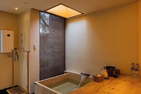 Xiaotang Yipiao Siheyuan Hot Spring Hotel & Resorts