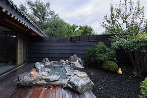 Xiaotang Yipiao Siheyuan Hot Spring Hotel & Resorts