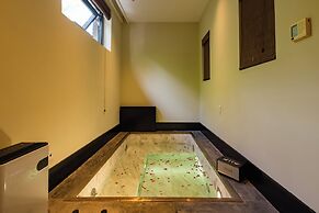 Xiaotang Yipiao Siheyuan Hot Spring Hotel & Resorts