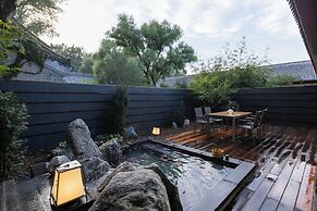 Xiaotang Yipiao Siheyuan Hot Spring Hotel & Resorts