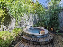 Xiaotang Yipiao Siheyuan Hot Spring Hotel & Resorts