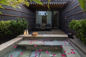 Xiaotang Yipiao Siheyuan Hot Spring Hotel & Resorts