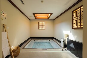Xiaotang Yipiao Siheyuan Hot Spring Hotel & Resorts