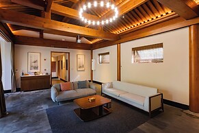 Xiaotang Yipiao Siheyuan Hot Spring Hotel & Resorts