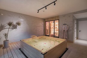 Xiaotang Yipiao Siheyuan Hot Spring Hotel & Resorts