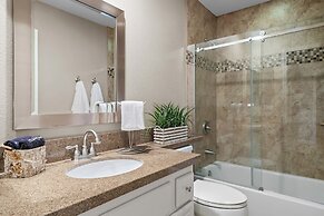 La Quinta Desert Haven Luxe Stay w Private Pool Hot Tub Pool Table