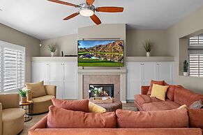 La Quinta Desert Haven Luxe Stay w Private Pool Hot Tub Pool Table