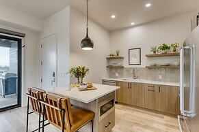 1216 Skyline Ranch 200 Private Hot Tub w View Premier Downtown Locatio