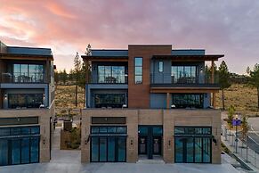 1216 Skyline Ranch 200 Private Hot Tub w View Premier Downtown Locatio