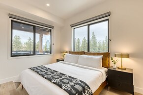 1216 Skyline Ranch 200 Private Hot Tub w View Premier Downtown Locatio