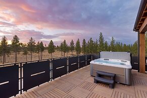 1216 Skyline Ranch 200 Private Hot Tub w View Premier Downtown Locatio