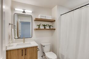 1216 Skyline Ranch 200 Downtown Location Private Hot Tub Mins to Old B