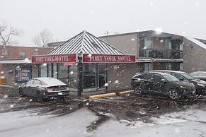 Fort York Motel