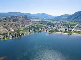Skaha Lakefront Inn
