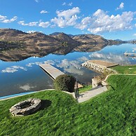 Skaha Lakefront Inn