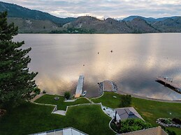 Skaha Lakefront Inn