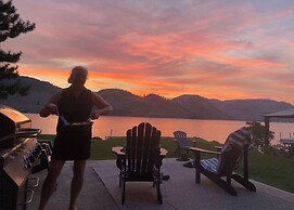 Skaha Lakefront Inn