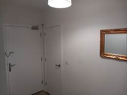 Room-charming Loughton Apartment With Ba