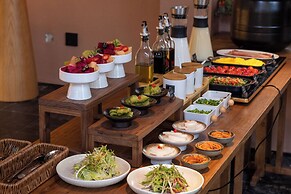 Anlai Rainforest Luxury Resort