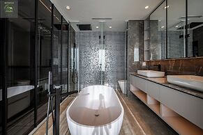 Metropole Thu Thiem Skyline Apartment