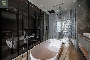 Metropole Thu Thiem Skyline Apartment