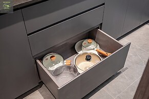 Metropole Thu Thiem Skyline Apartment