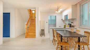 Sokcho Biroso Private Cottage