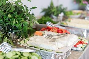 Aqua Nina Resort Hotel