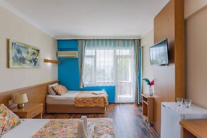 Aqua Nina Resort Hotel