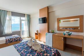 Aqua Nina Resort Hotel