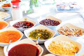 Aqua Nina Resort Hotel