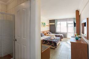 Aqua Nina Resort Hotel