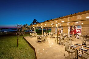 Aqua Nina Resort Hotel