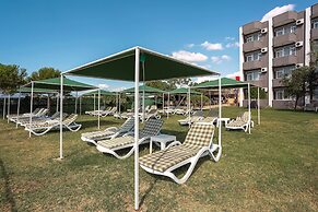 Aqua Nina Resort Hotel